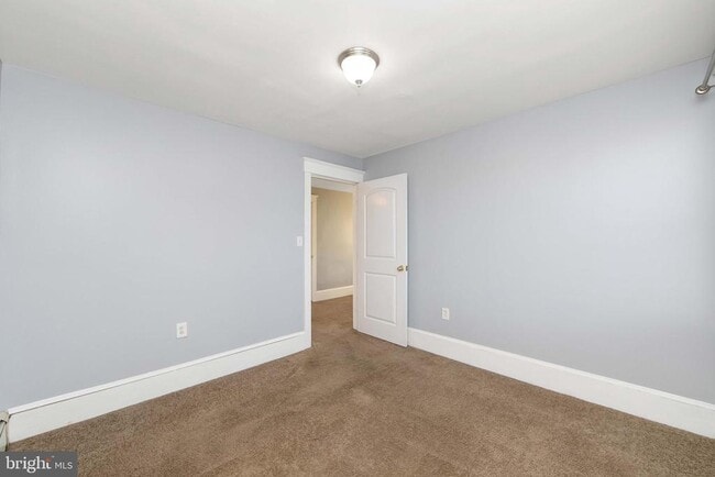 Building Photo - 11 Church St