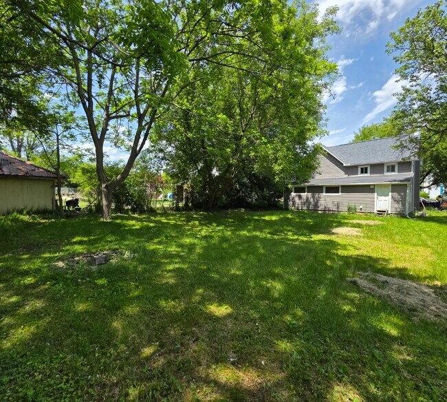 Building Photo - 29 E Vanscoter St