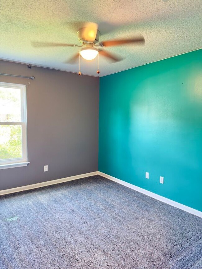 Building Photo - 107 Rising Mist Way