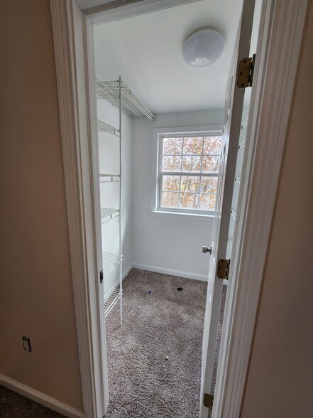 Building Photo - 301 Hastings St