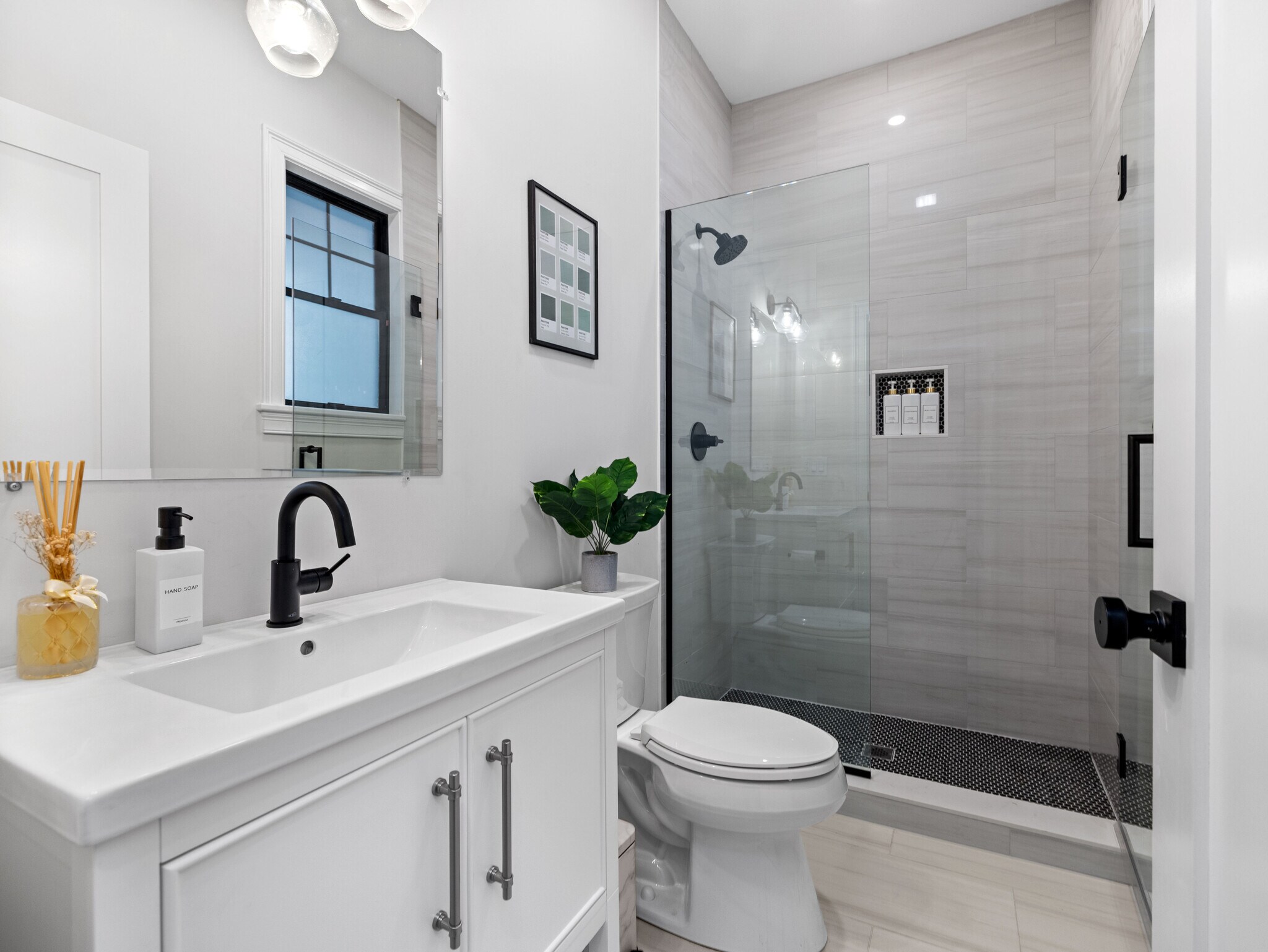 Building Photo - 566 Dorchester Ave