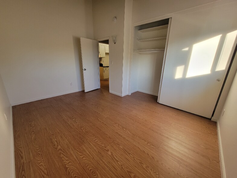 Building Photo - 7340 Ventura Canyon Ave