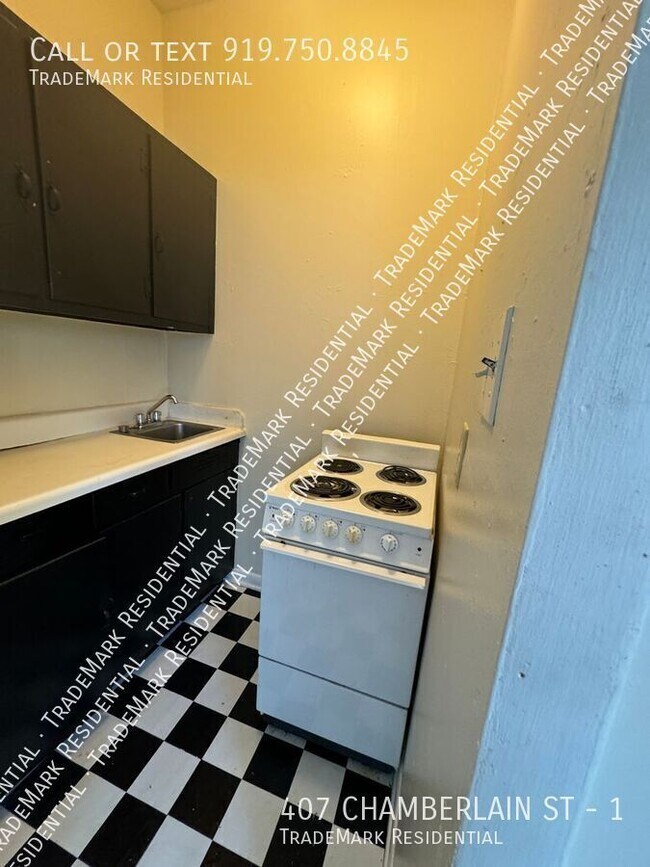 Building Photo - 407 Chamberlain St