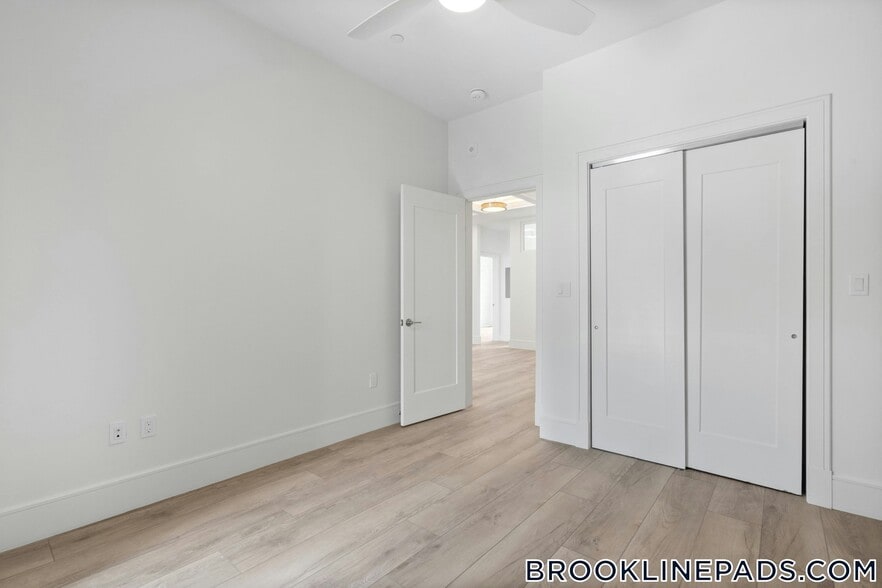 Building Photo - 1580 Beacon St