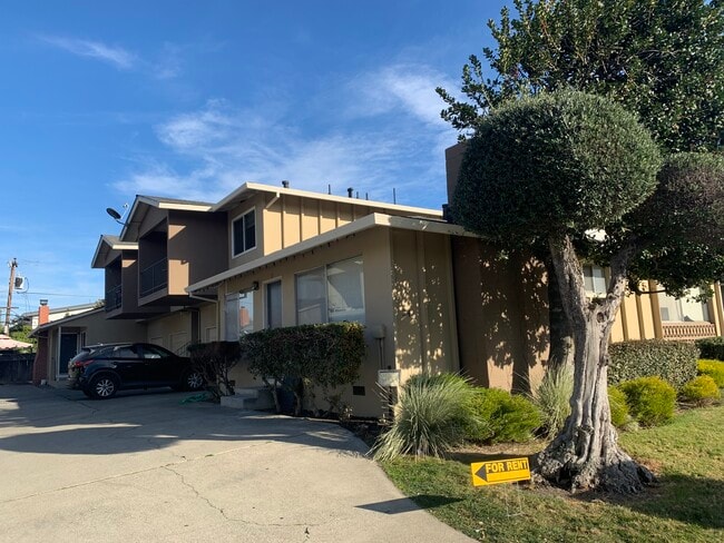 Building Photo - 84 Kim Louise Dr