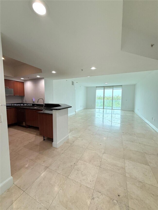 Building Photo - 15051 Royal Oaks Ln