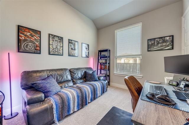 Building Photo - 817 Markham Dr