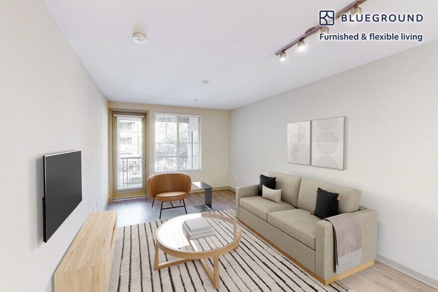 Primary Photo - 121 E Rte 66