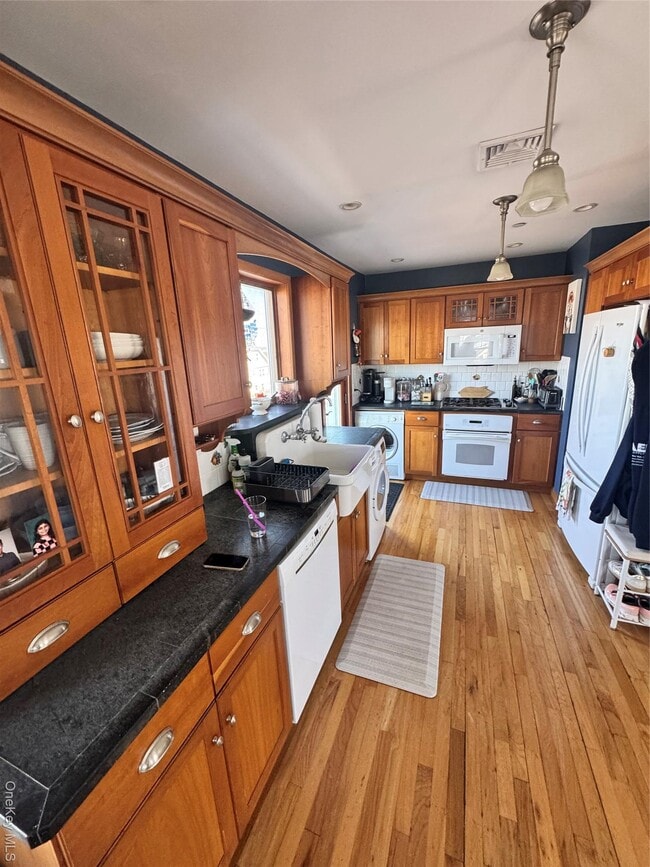 Building Photo - 102 Florida St