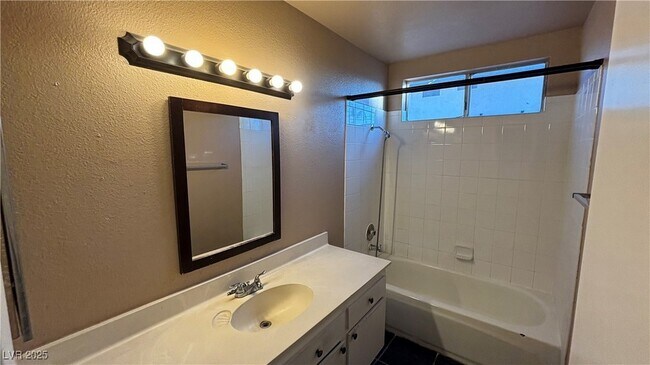 Building Photo - 5471 S Sandhill Rd