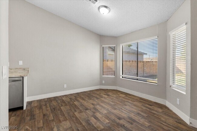 Building Photo - 720 Skipjack Dr