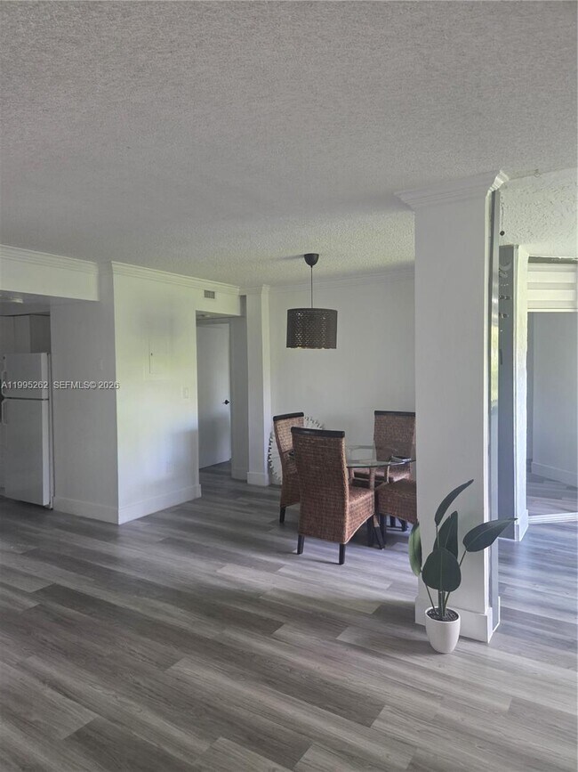 Building Photo - 8365 SW 152nd Ave