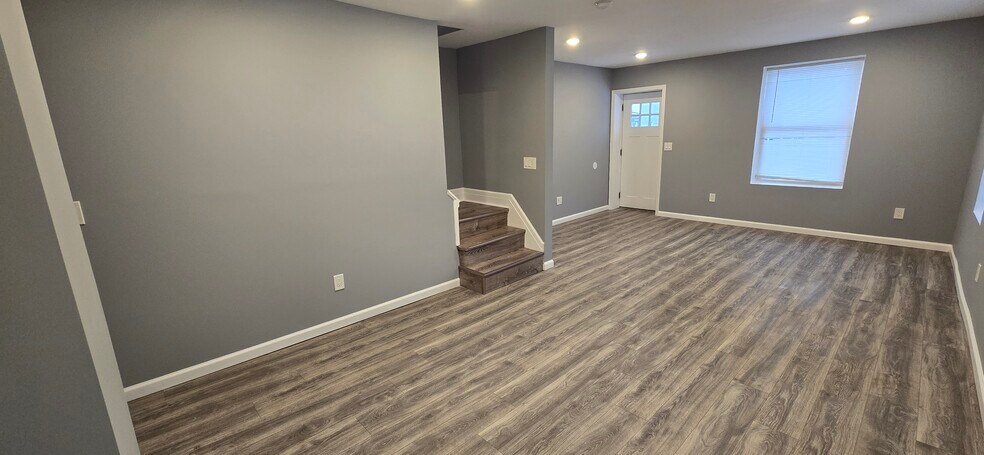 Building Photo - 44 Capitol St