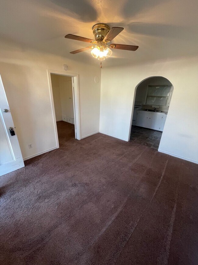 Building Photo - 530 Grove St