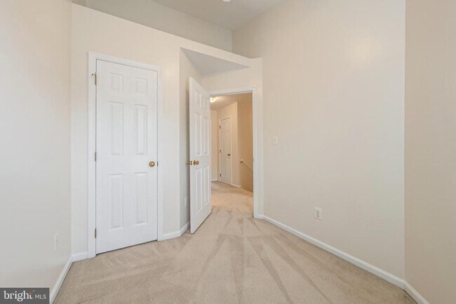 Building Photo - 11444 Heritage Commons Way