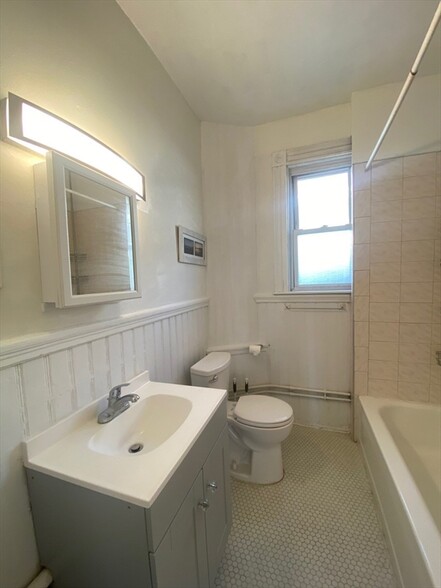 Building Photo - 58 Aspinwall Ave