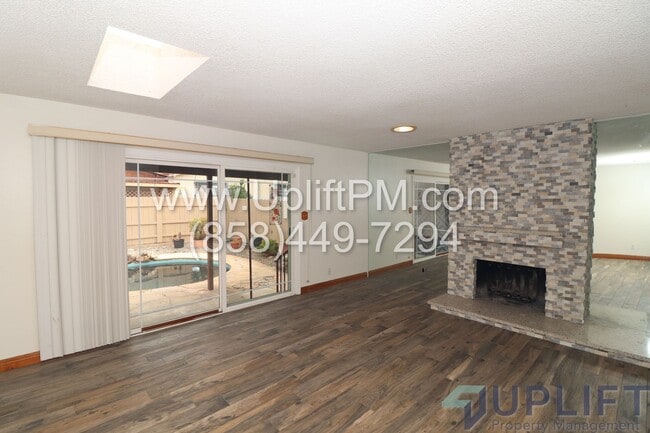 Building Photo - Spacious 3-Bed 2-Bath Home with Pool