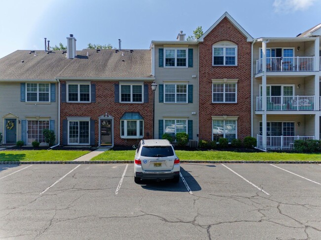 Building Photo - 96 Versailles Ct
