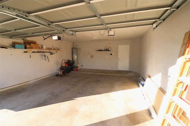 Building Photo - 7603 Loro Linda Dr