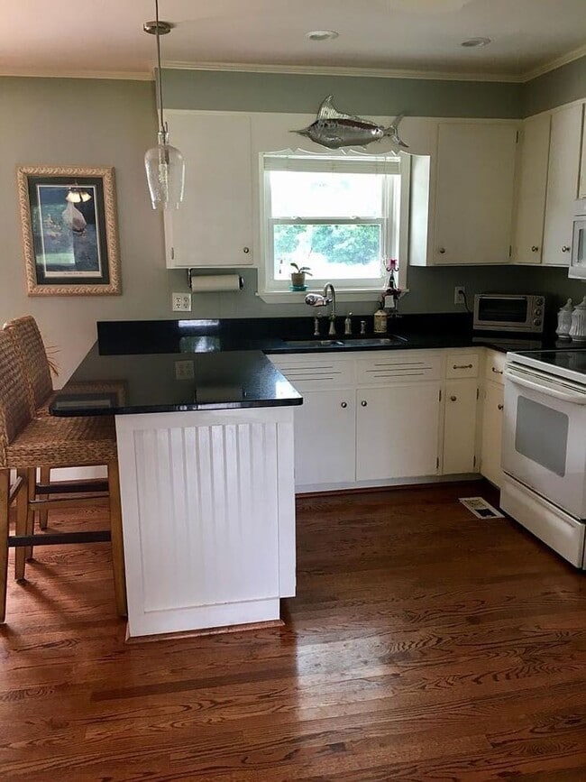 Building Photo - Home Located in Central Wilmington