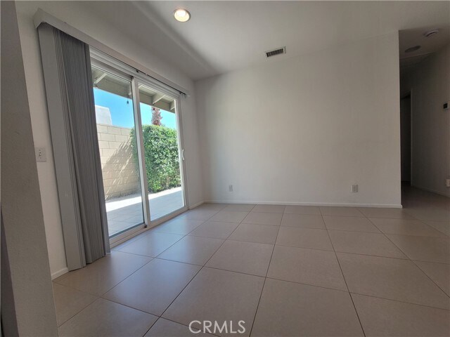 Building Photo - 555 S Thornhill Rd