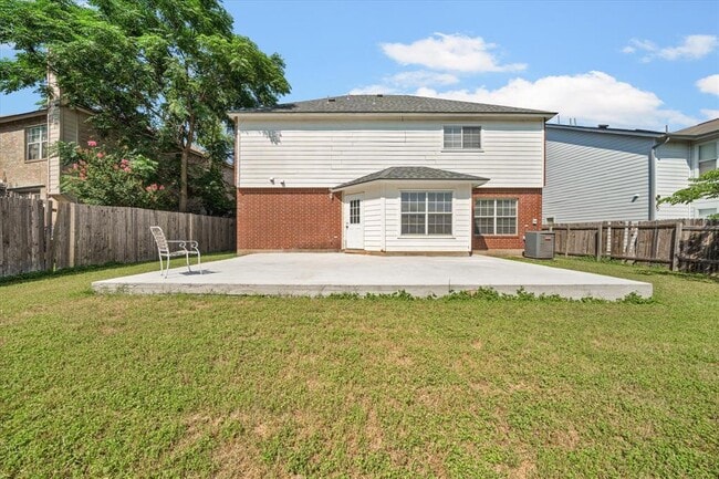 Building Photo - 1701 Balsam Way