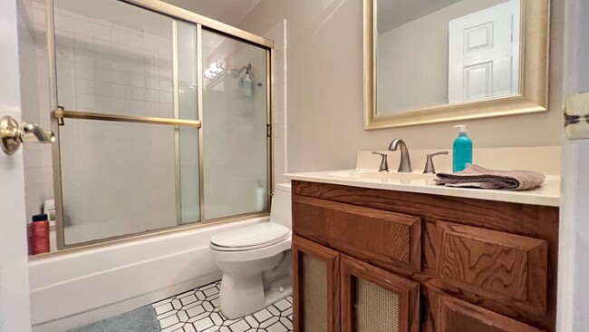 Building Photo - Wonderful 4 Bed 2 Bath Single Family Home ...