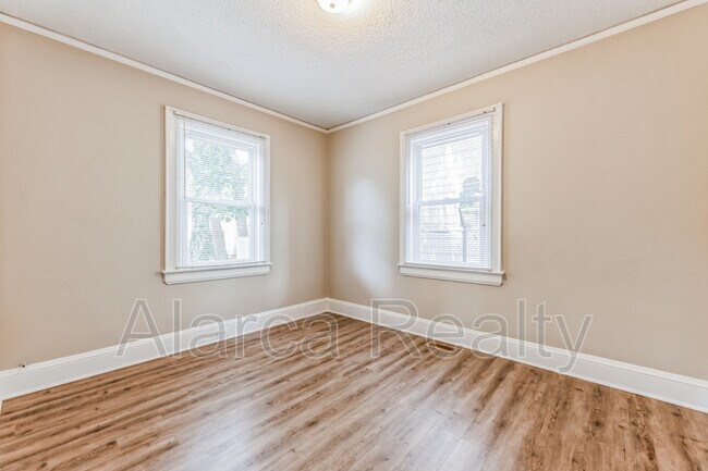 Building Photo - 2044 Camp Greene St
