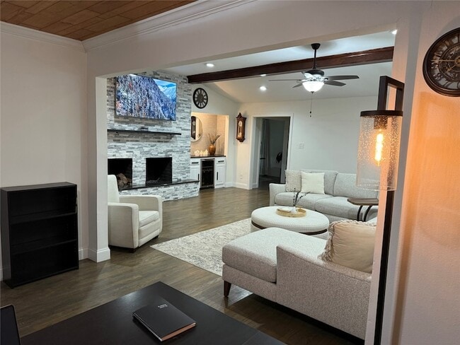 Building Photo - 1504 Summertree Ct