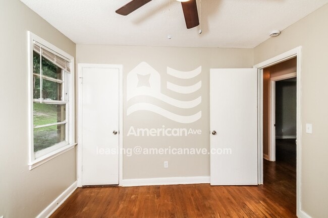 Building Photo - 3900 Oakmont Dr
