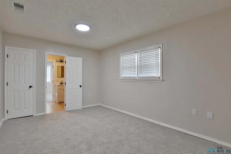 Building Photo - 400 S Abilene Ave