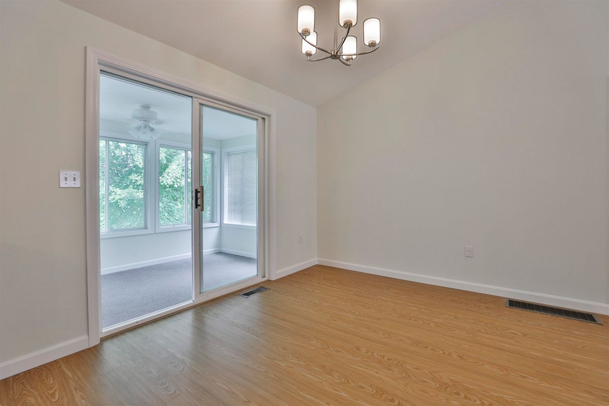 Building Photo - 4 Myopia Ln