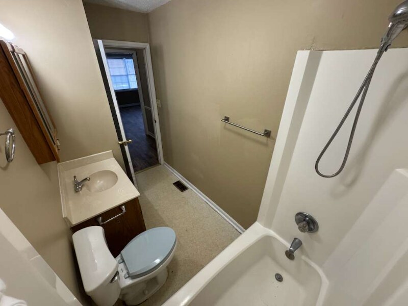 Building Photo - 6314 Wedgewood St