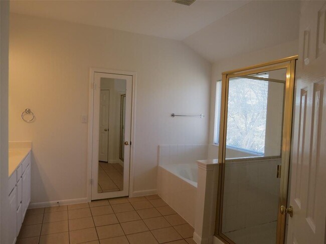 Building Photo - 12604 Linford Dr