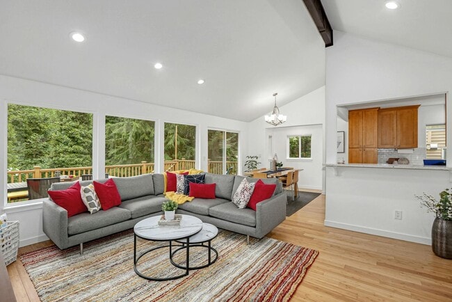Building Photo - 5bd/2.5ba Bellevue Home