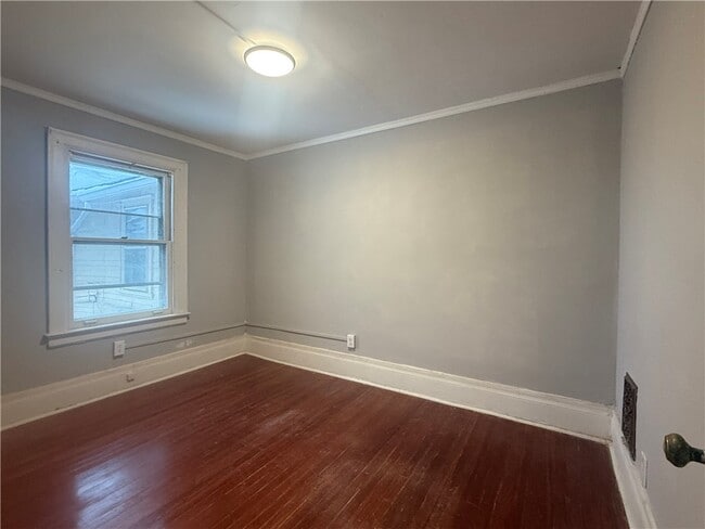 Building Photo - 1042 Monroe Ave