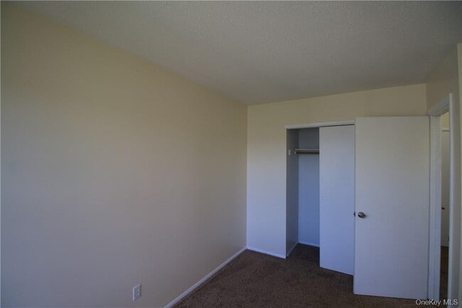 Building Photo - 2507 Whispering Hls