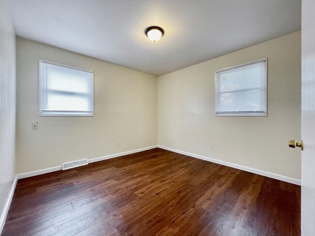 Building Photo - Three Bedroom Home in Muskegon
