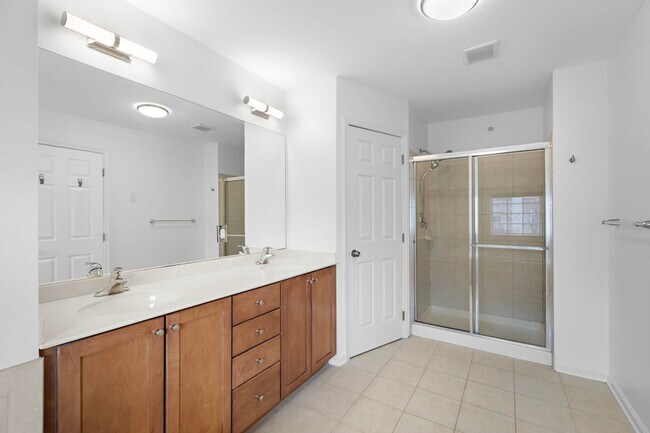 Building Photo - 25 Creekside Ct