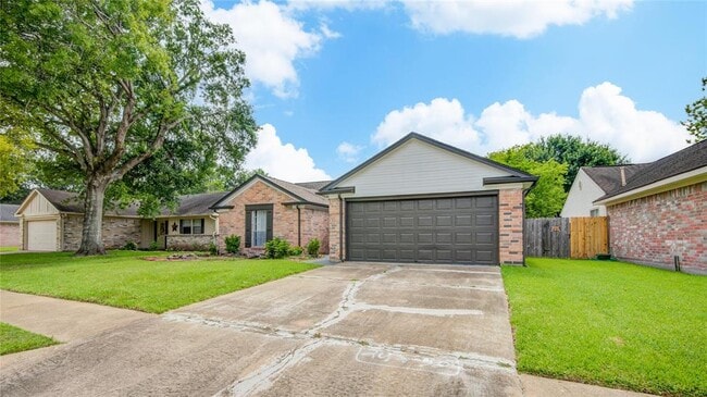 Building Photo - 2503 Lively Ln
