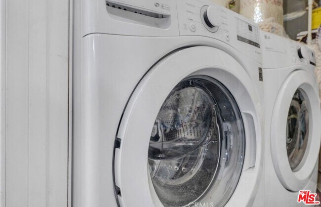 Building Photo - 7701 Baird Ave