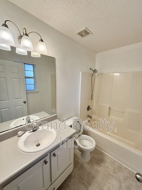 Building Photo - 5574 Econfina St