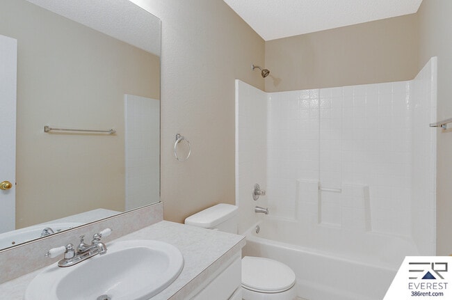 Building Photo - 83 Brushwood Ln