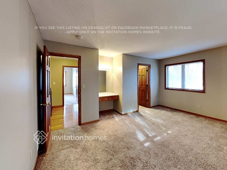 Building Photo - 1730 Atwater Path E