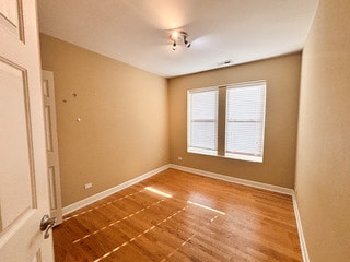 Building Photo - 7410 N Damen Ave