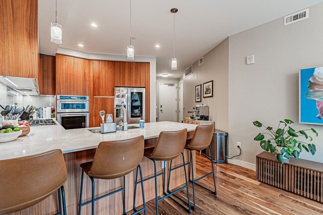 Primary Photo - LUX 1BD, 1.5BA Lakehouse Condo with Bonus Den
