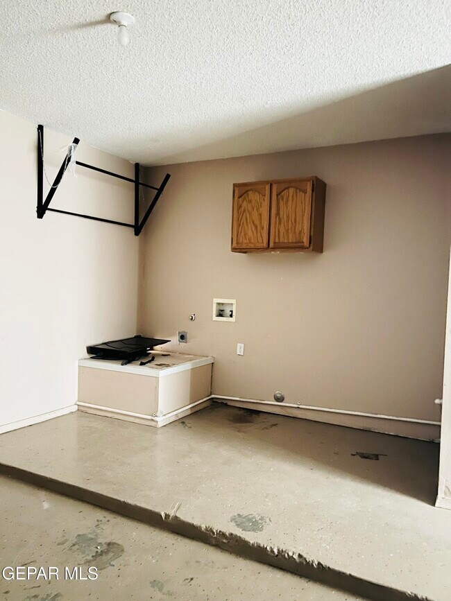 Building Photo - 12369 Tierra Apache Rd