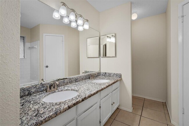 Building Photo - 16614 Red Gully Dr