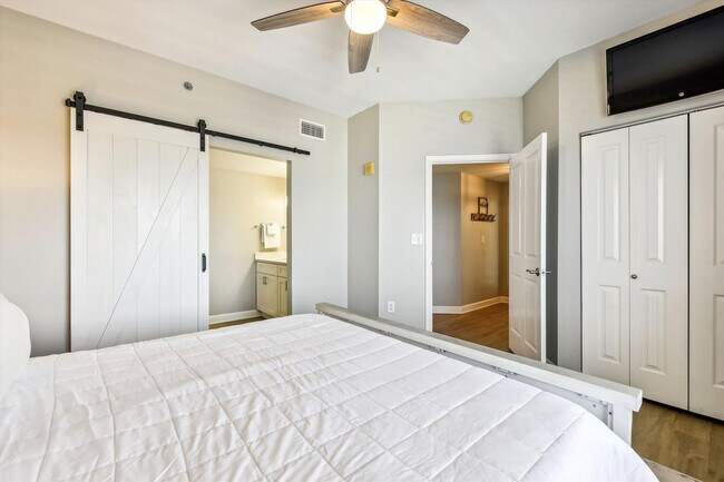 Building Photo - 104 Gulfside Ct