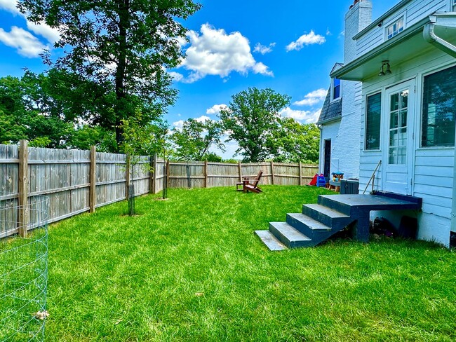 Building Photo - Check Out This Hidden House on a Hill!